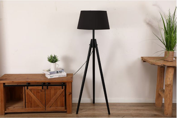 Black Tripod Floor Lamp - DEL