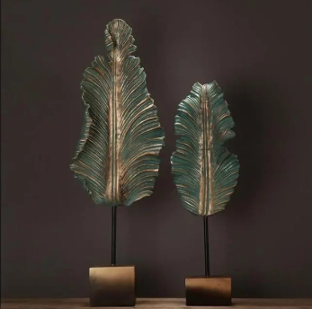 Pair of Banana Leaf Statues - DE.L